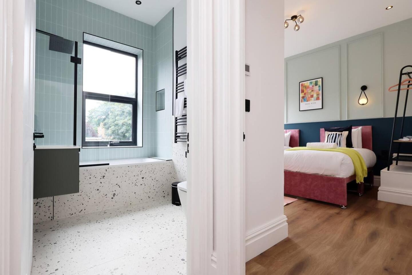 Chic With Parking And Wifi * Bristol
